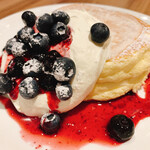 高倉町珈琲 - フレッシュブルーベリーリコッタパンケーキ　1,400円