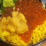 刺身居酒屋 なか善 - ウニのせて。