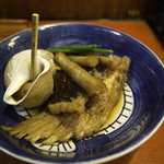 大衆割烹 善甚 - 早い時間だとこういったものも　これはヒラメの粗煮