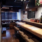 イザヴィーノ - カウンター席で楽しむのもIZAVINO流★　　話しの大好きスタッフ多数在り