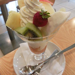 フルーツパーラーゴトー - 本日のパフェ