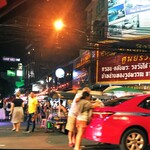 SOMBOON SEAFOOD - 着いたとたん、大音量