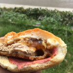 桃屋 - 汚くてごめん！この「甘いタレ」が堪らなくウマイ！
      コレ...みたらし団子のタレっぽい味なのだ！
      