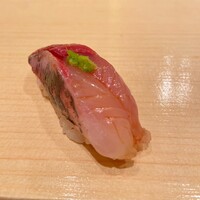 鮨 くりや川 - 脱水後酢を潜らせた鯵