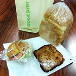 ゴジュウニチョウメベーカリー - ﾊﾟﾝ･ﾄﾞ･ﾐｰ､厚切りBLTｻﾝﾄﾞ､ｷｬﾗﾒﾙｸﾛｯｶﾝ