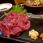 酒場戸隠 - 馬刺し