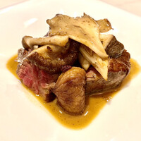 セル ドール - 肉料理〜鹿児島牛フィレ肉のソテーにトリュフソース
                舞茸、椎茸に和栗。