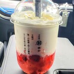 甘味処 鎌倉 - わらび苺ミルク　690円