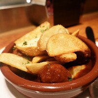 バル デ エスパーニャ ムイ 名古屋ミッドランド店 - スペイン風ミートボール