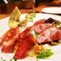 バル デ エスパーニャ ムイ 名古屋ミッドランド店 - シェフの気まぐれタパス3種盛り合わせ