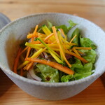 -yuragi- - オーガニックスパイスカレーランチ(税込1,320円)のサラダ