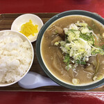 ホルモン食堂 鷹島 - 豚汁定食 ¥750 ゴボウと大根の存在感。肉は‥