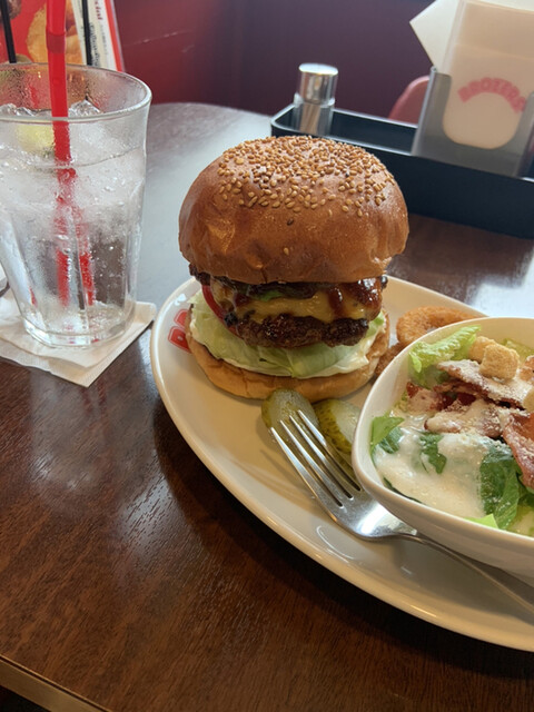 By Chhrh ブラザーズ 人形町本店 Brozers 人形町 ハンバーガー 食べログ