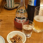 吉野鮨本店 - 桜政宗の熱燗とプレミアムモルツ小瓶