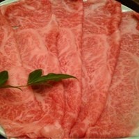 人形町今半 上野広小路店 - すき焼きのお肉。とてもおいしい国産和牛です。