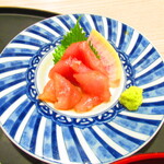 Sapporo Eki Kitaguchi Sakaba Meshi To Junmai - ランチ・エゾメバル煮付けと漬刺身二点定食　８８０円（税込）の漬刺身二点のアップ【２０２０年７月】