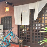 鳥田中 - 入口に駐めてある自転車が増えてます（笑）