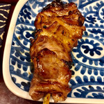 鳥田中 - はらみはタレで　これも表面がやや焦げています