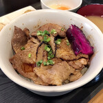 Buuya - ＊豚丼（¥650）