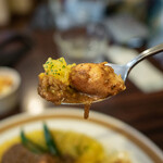 カレーの店 マボロシ - チキン ご飯少なめ 大辛