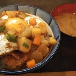 洋食 小春軒 - 小春軒特製カツ丼(しじみ汁付き)