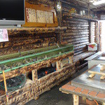 網元イタリアン - 牡蠣小屋の中