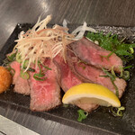 七輪焼肉 炭や 本店 - 牛のタタキ