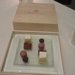 ロルキデ　ブランシュ - 桐箱オープン