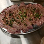 ツラとキモ 炭火焼肉 いわしげ - 