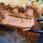 とんかつ 美味小家 - カツの断面です
