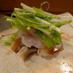 京料理 藤本 - ②のどぐろ、たいらぎ貝、みず菜のからすみドレッシング掛け