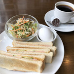 Kafe Montsu - ホットコーヒー400円とハムトーストのモーニング