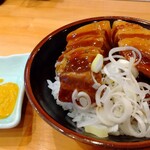 横浜ラーメン 北村家 - 豚角煮丼（400円）