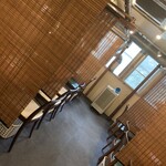 カレーハウスゴッド - 夜は焼肉店ですので大きな換気ダクトがございます。換気はばっちりです！
