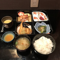 逸品料理屋 流石 - 松花堂弁当（税込み１１００円）