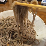 蕎麦　もり木 - 粗挽きなのに良く繋がってます。