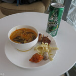 United Club Lounge - 