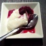 アロッサ - 6/7　デザート：ランチ　カンガルーロール　950円