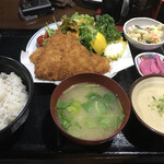 まる信 食堂 - 