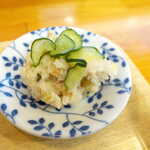Shinodaya - ポテトサラダ。挽肉が入っている様子、ナチュラルな味付け