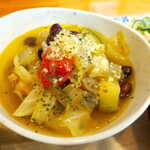 Shinodaya - 塩豚の量は少なく、黒豆がたっぷり！ あっさり塩味のスープで、身体が喜びそう