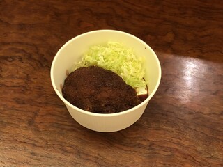 Tamaki - 神戸牛のメンチカツをテイクアウトでもご用意しました。