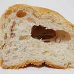 aLzo - 五穀の米粉パン（断面、2012年5月）