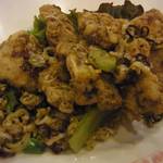 古都台南担々麺 - 「スペアリブの塩胡椒炒め」（￥900）：にんにくと塩胡椒を効かせて、パンチが有ります！