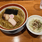 きく屋 - 細かく散った薬味のネギがいい感じ♪