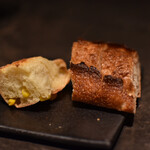 SECRETO - トリュフバターをたっぷりとつけます！