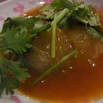 古都台南担々麺 - 【メニューに無い料理】肉圓 （ロウユェン）：葛餅のような半透明なプルップルッのお餅は、五香粉風味の豚と栗が入っています！