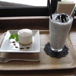 ストレージ ワークス - チョコバナナスムージーと黒糖レアチーズケーキ