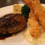 グリル満天星 麻布十番 本店 - ハンバーグとエビフライのワンプレート