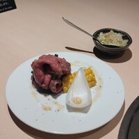 牛刺しと焼肉 仔虎 クリスロード店 - 